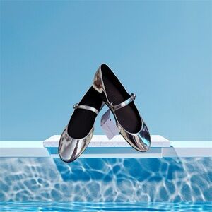 AEROSOLES Silver Metallic MARY JANES